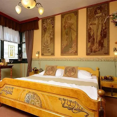 Best Western Janus Atrium Hotel